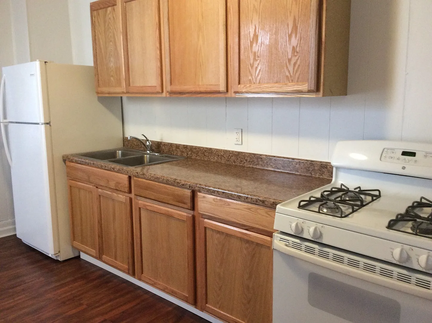 2 Bedroom 2 Floor Apartment, Parking, Pets Allowed-York City SD — Photo 4