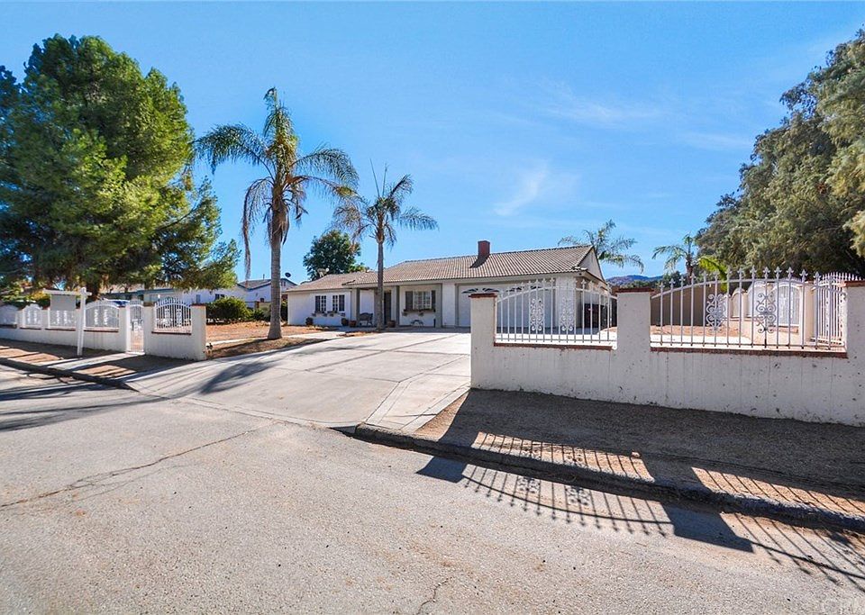 1st image of 31063 Sunset Ave