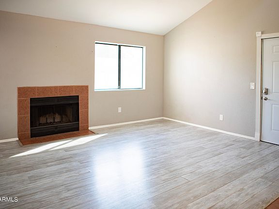 4th image of 1075 E CHANDLER Boulevard #119