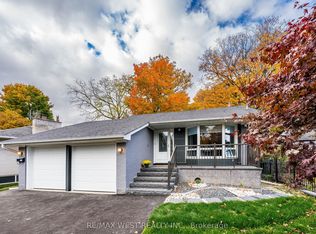 132 Meadowbank Rd, Toronto, ON M9B 5E4
