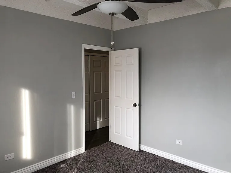 Montego Apartments — Photo 9