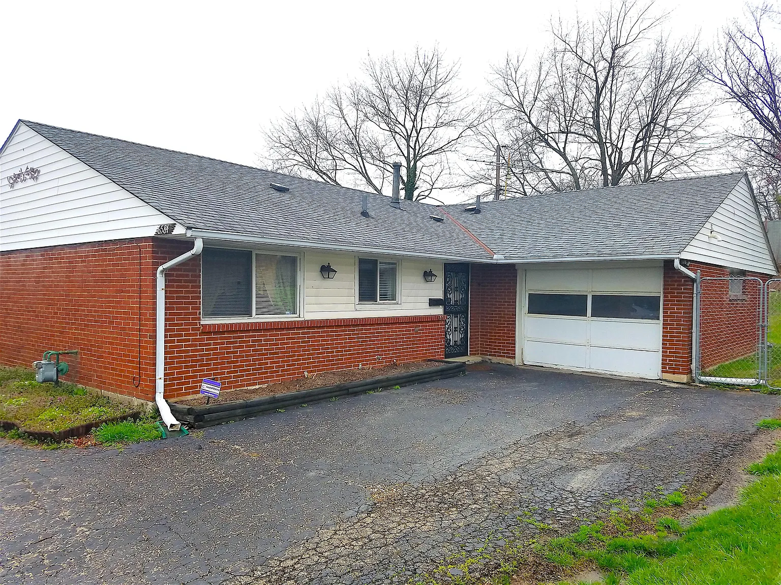 6584 E Livingston Ave photo 1