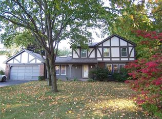 388 Heritage Dr, Rochester, NY 14615