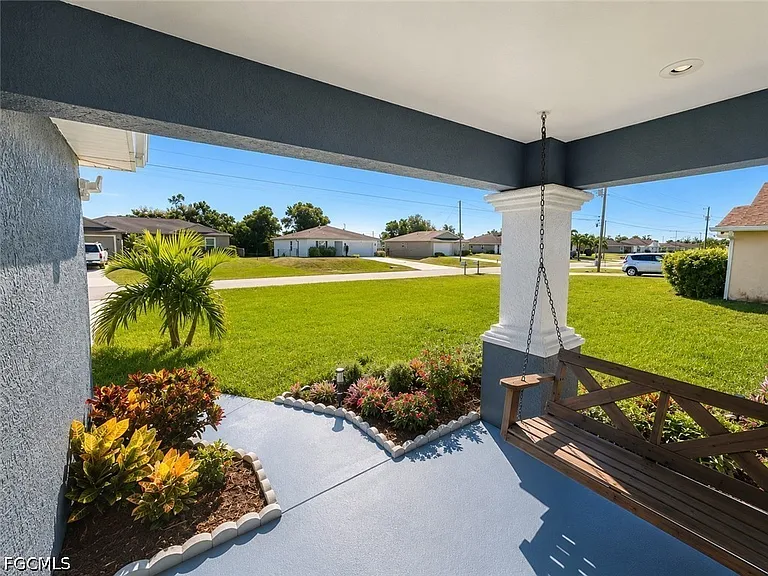 4118 NE 20th Pl — Photo 3
