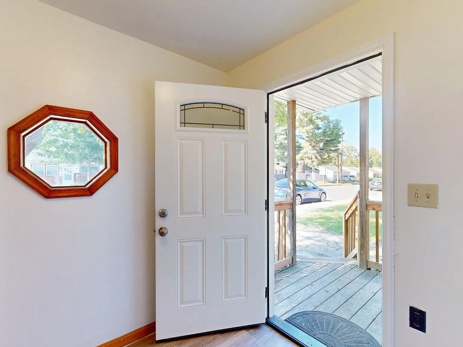 2 bed, 1.0 bath, 528 sqft, $1,650 — Photo 4