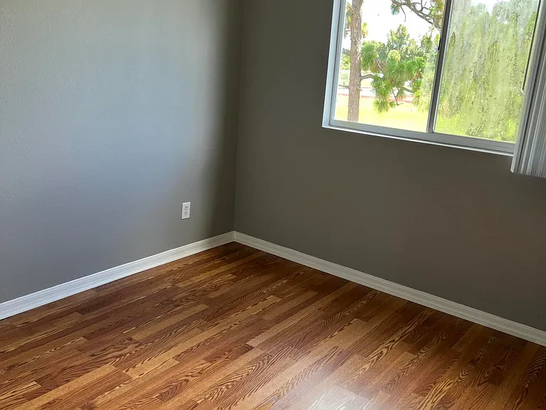 810 Benton Dr — Photo 17