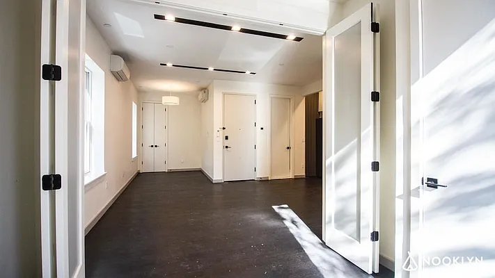 Rented by Nooklyn NYC LLC | media 43