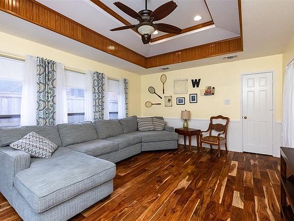 4th image of 7728 Aubrey Ln