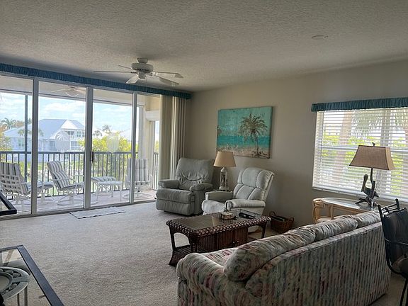 5th image of 4451 Bay Beach Ln APT 424