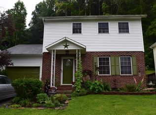 178 Hunter Ridge Rd, Mount Hope, WV 25880