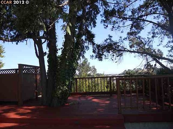 3rd image of 2912 Sargent Ave