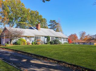 1565 Ashbrook Dr, Scotch Plains, NJ 07076