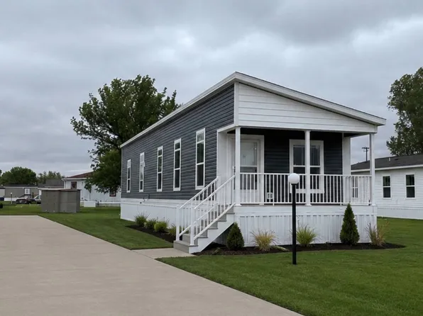 113 Crestview Dr #Le, Le Mars, IA 51031