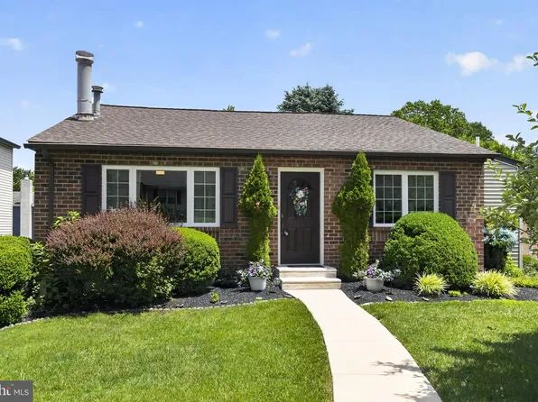 908 Ronnie Cir, Philadelphia, PA 19128