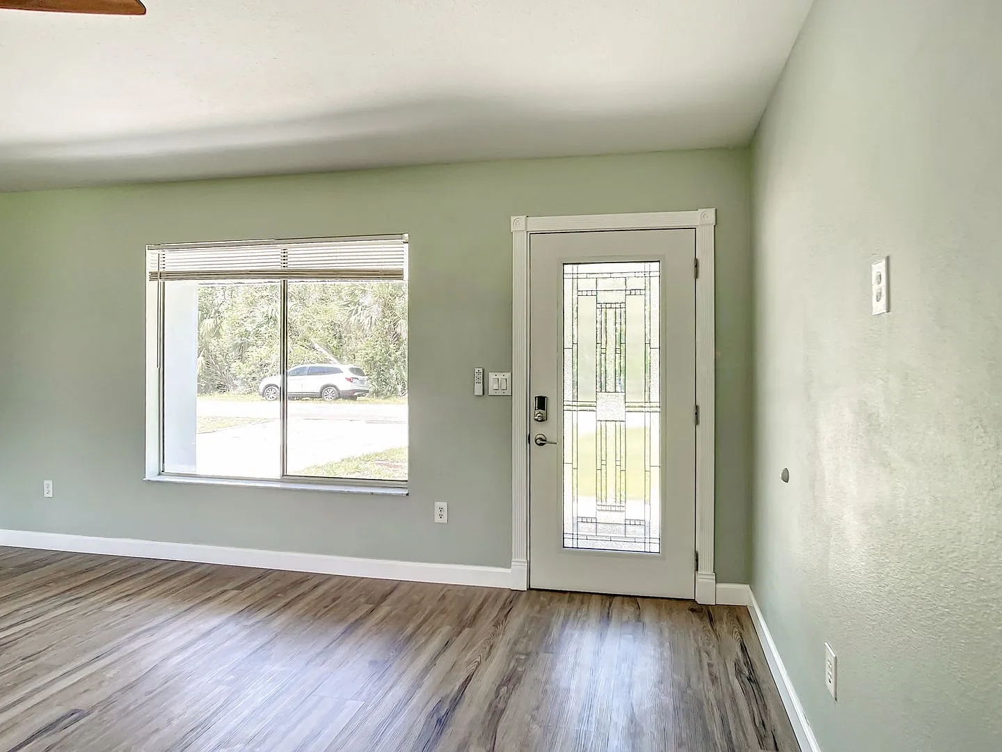 Bright & Spacious 3BR/2BA Port Charlotte Home — Photo 4