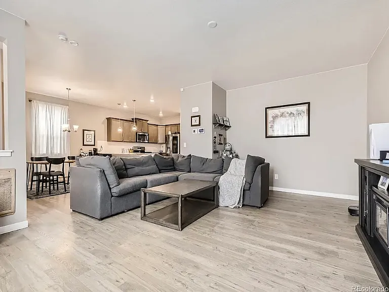 723 N Quatar St — Photo 4