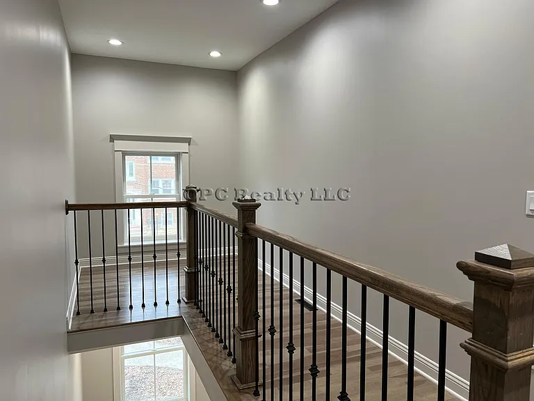 709 Webster St — Photo 15
