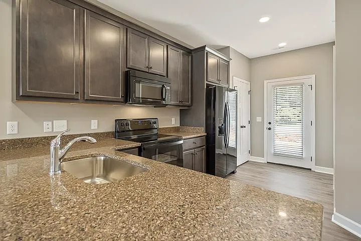509 Concord Dr — Photo 4