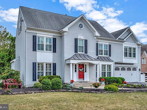 2nd image of 4402 Grayson Ln
