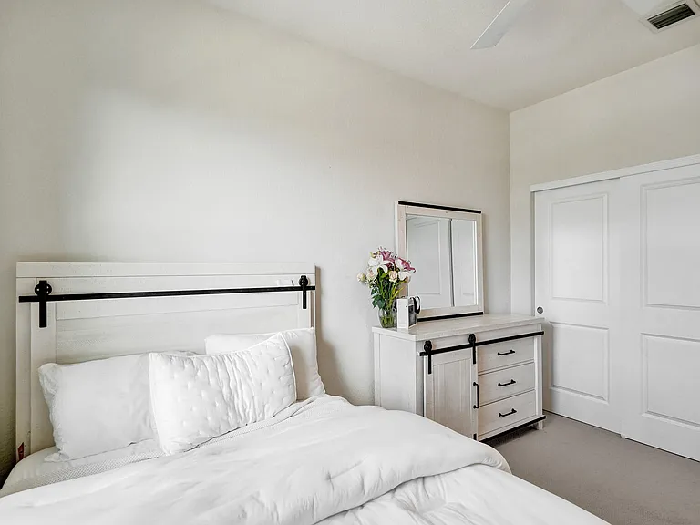 1300 Eucalyptus Dr #3 — Photo 16