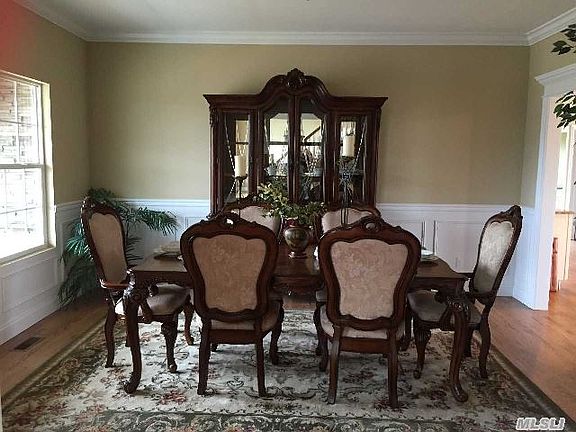 2nd image of 15 Sycamore Dr