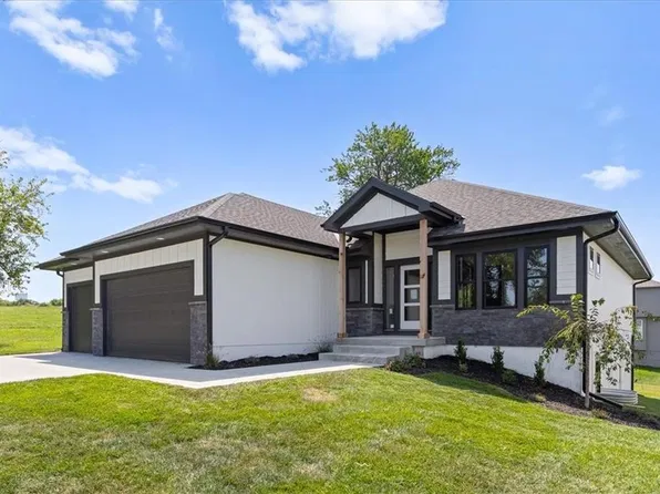 3222 SW Enoch St, Lees Summit, MO 64082