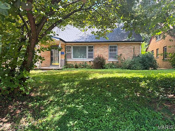 2nd image of 1021 Hawthorne Pkwy