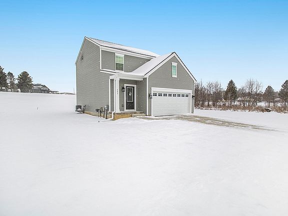 3rd image of 303 Oak Dr #3