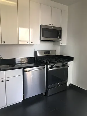 Rented by Carlyle Property Management | media 4