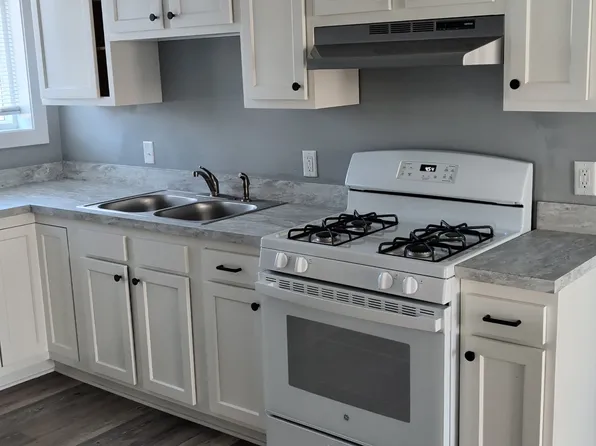 200 Dexter Rd #4, Eaton Rapids, MI 48827