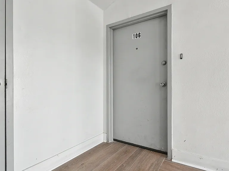 15142 Moorpark St #106 — Photo 12