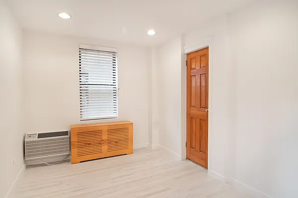 Rented by WAM Partners - William Moses Co. | media 34