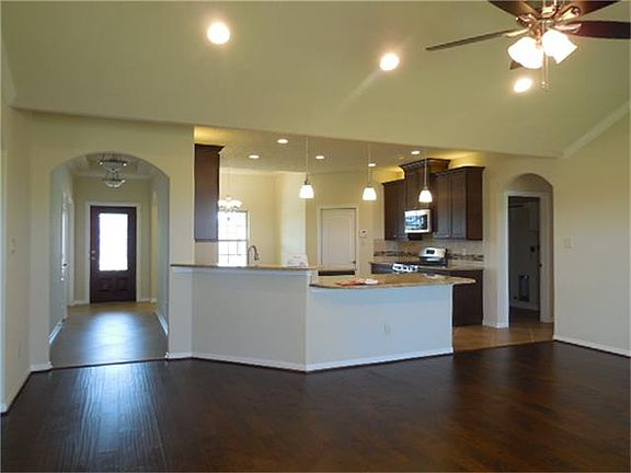 4th image of 300 N Lantana Cir
