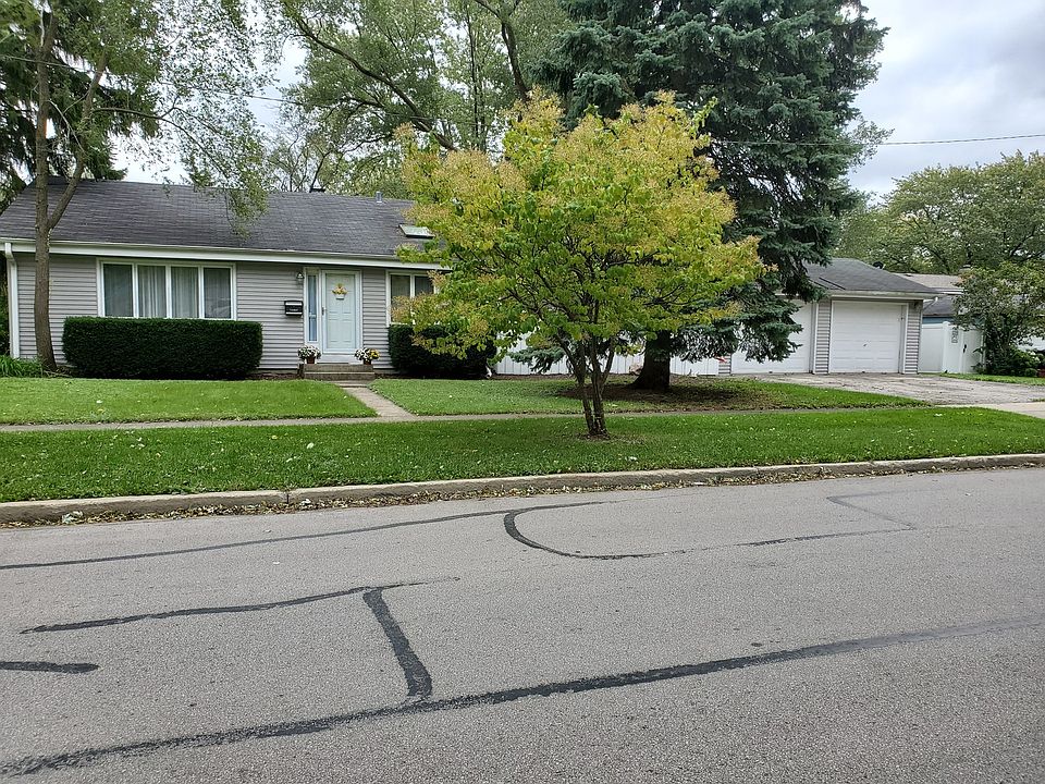 2nd image of 733 W Roy Dr