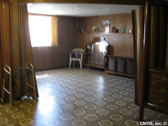 5th image of 206 Elton Ave