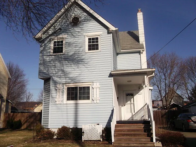 1114 N Main St photo 1