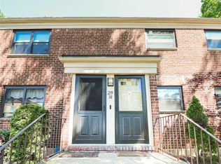 219-38 75th Ave, Oakland Gardens, NY 11364