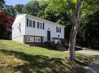 462 Oak Grove Ave, Fall River, MA 02723