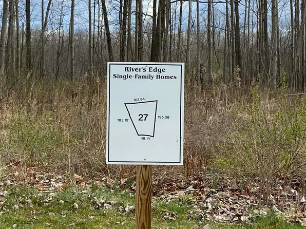 3381 Rivers Edge Dr, Saint Joseph, MI 49085