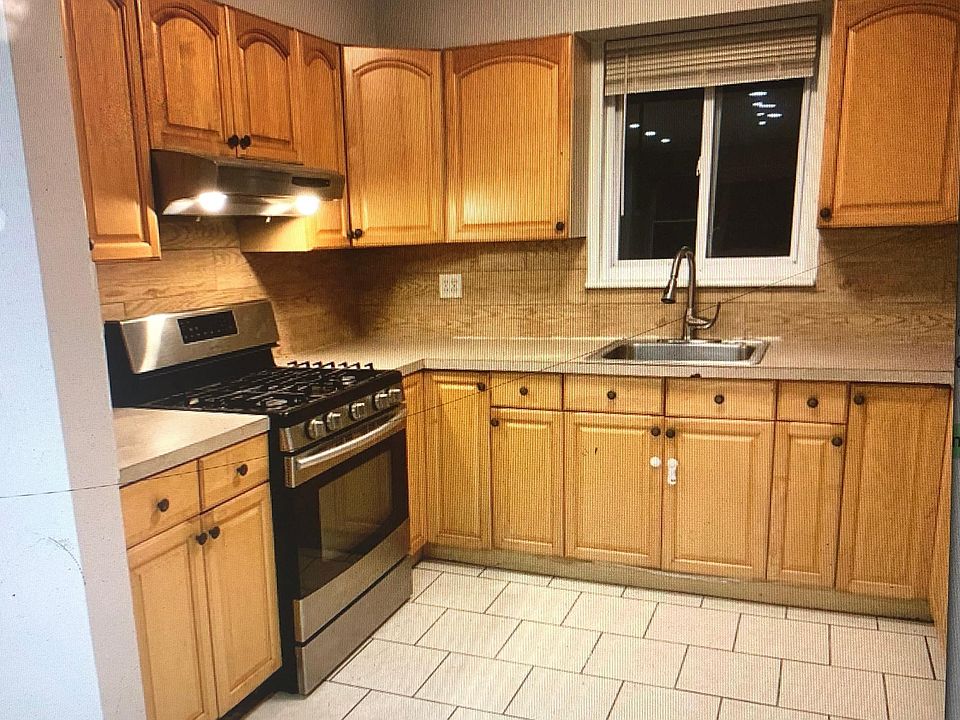 1st image of 196 Crescent Pl Floor 1