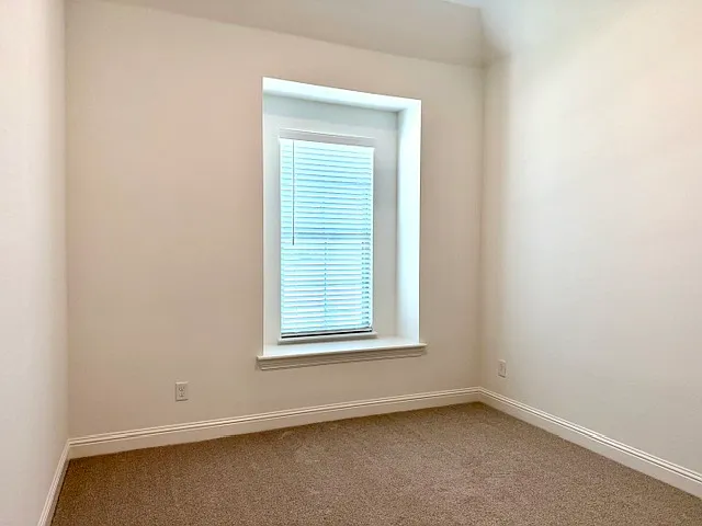 3250 Jersey Dr — Photo 7