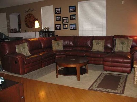4th image of 1104 Corrales Ln
