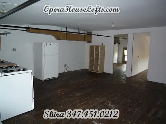 Rented by Opera House Lofts | media 51