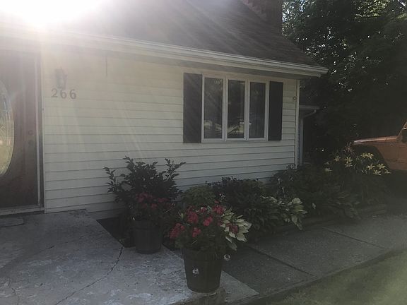 5th image of 266 Hillsdale Cir