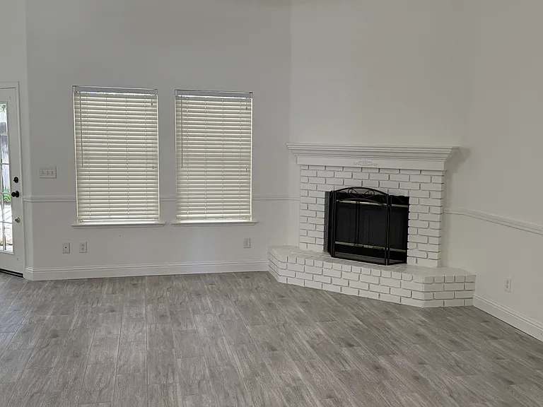 10168 N Price Ave — Photo 4