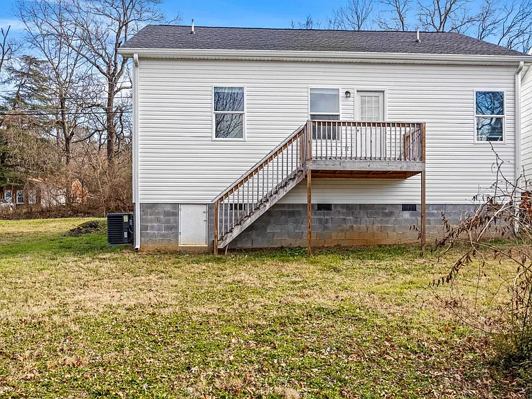 1213 N Chamberlain Ave — Photo 15
