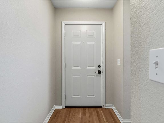 3rd image of 1620 Cartwright Cir