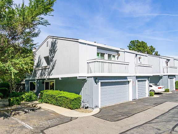 2nd image of 2910 Leotar Cir #2910