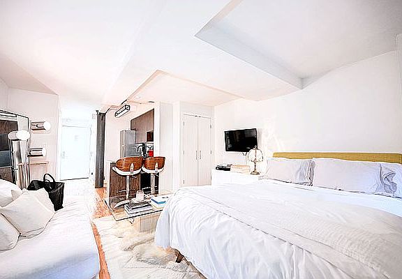 5th image of 123 Bank St APT 220