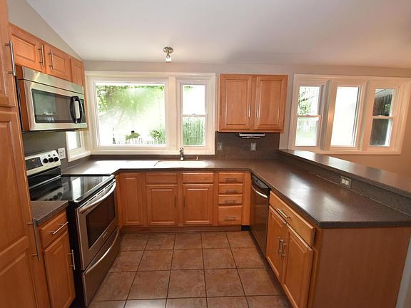 5th image of 2706 Wellesley Dr